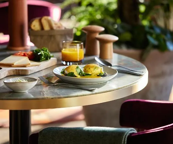 Six Senses Отель