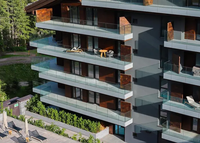 克莱恩蒙塔纳六善酒店 酒店