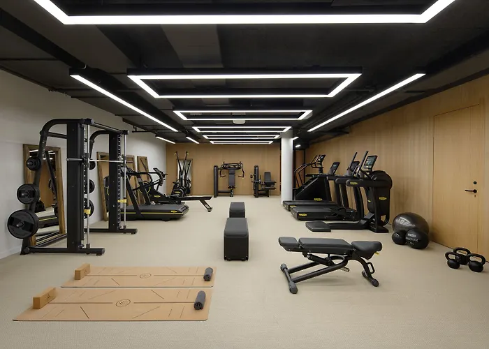 克莱恩蒙塔纳六善酒店 克莱恩 蒙塔纳